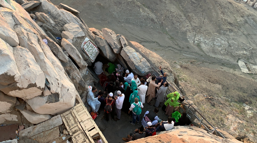 ­Peygamberin izinde Hira ya