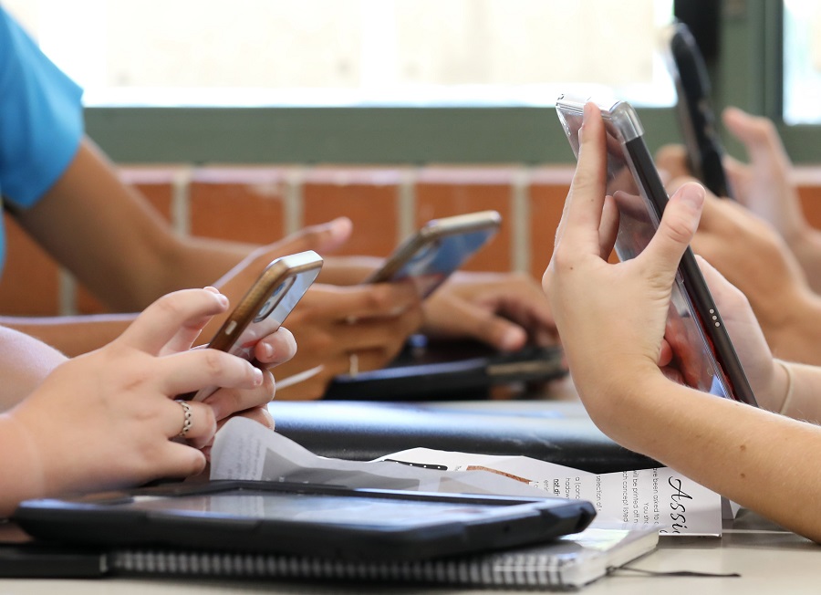 15 yaş altına sosyal medya düzenlemesi neler getiriyor?