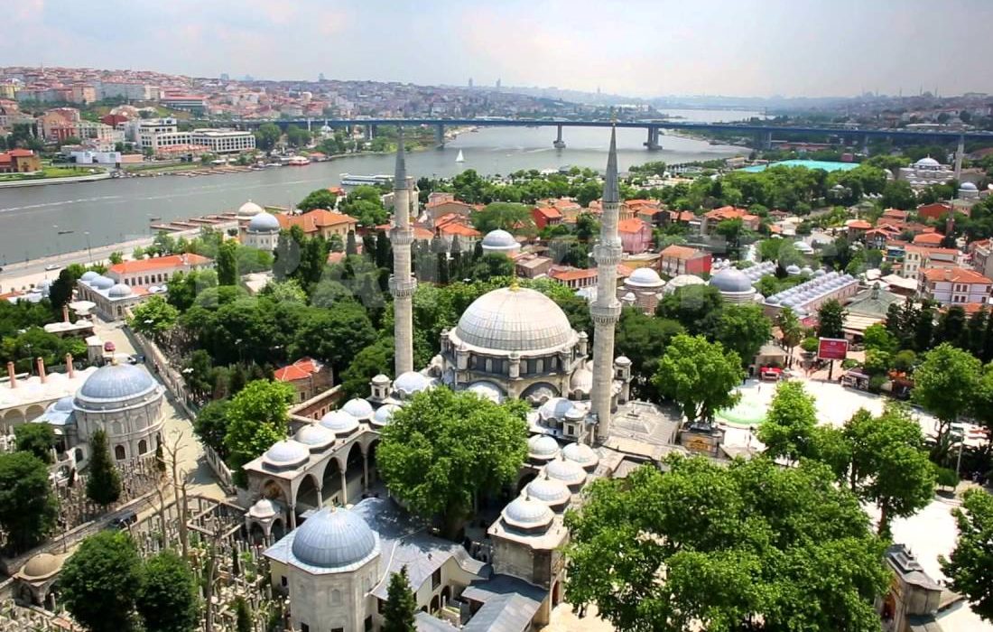 Bir semte ismini veren Eyyub Sultân’ı ziyaret 