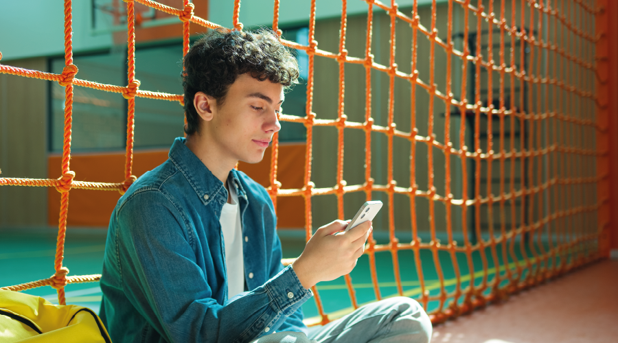 Gençlerin yüzde 82'sinin ailesinden gizli hesabı var