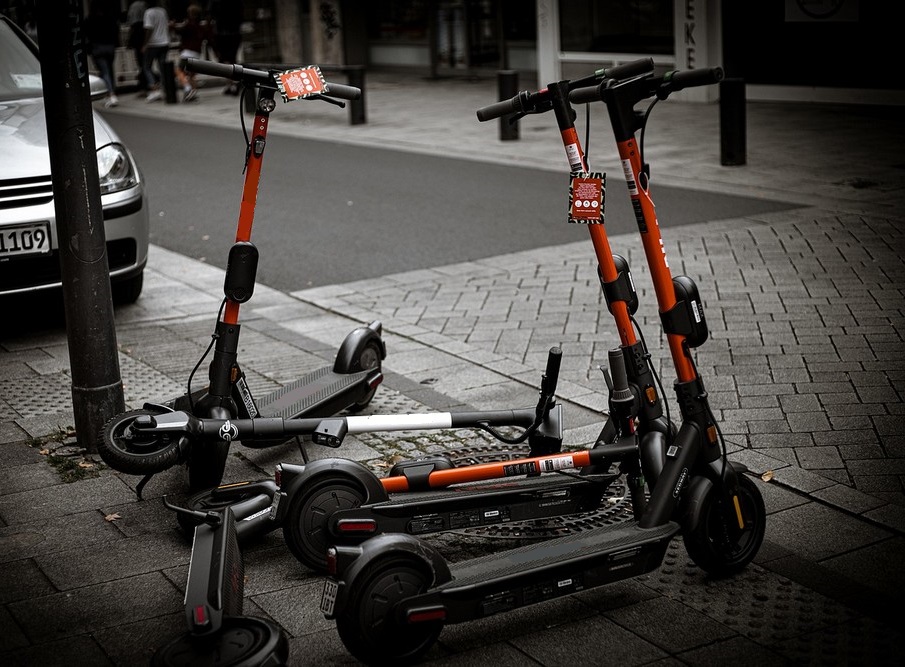 Paris'te e-skuter için referandumda hayır çıktı