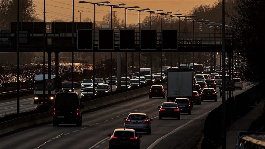 İtalya'da seyir halinde telefon kullanımı cezası artıyor