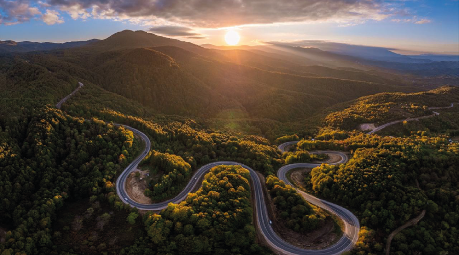 Domaniç Dağları'nın kıvrımlı yolları