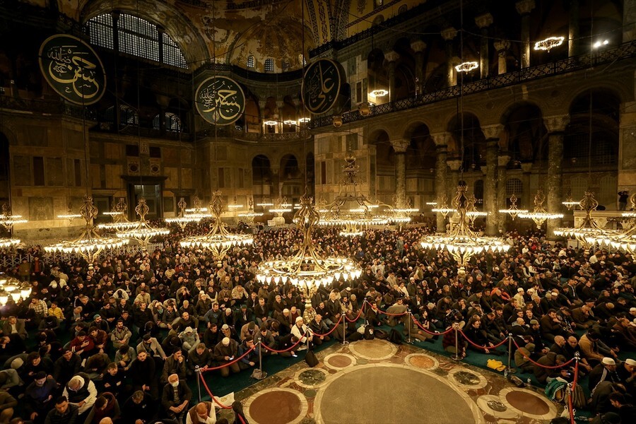 Kadir Gecesi'nde camiler doldu taştı