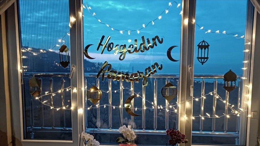 Çocuklar Ramazanı özel süslemelerle karşıladı