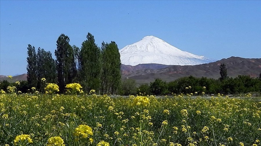 Ağrı Dağı mayısta beyaza büründü