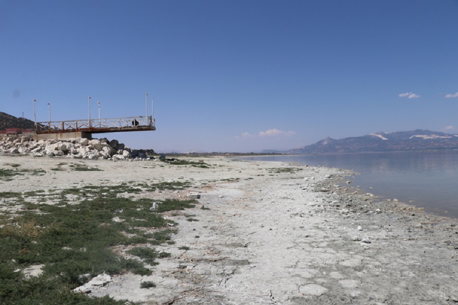 Burdur Gölü’nde dikkat çeken çekilme