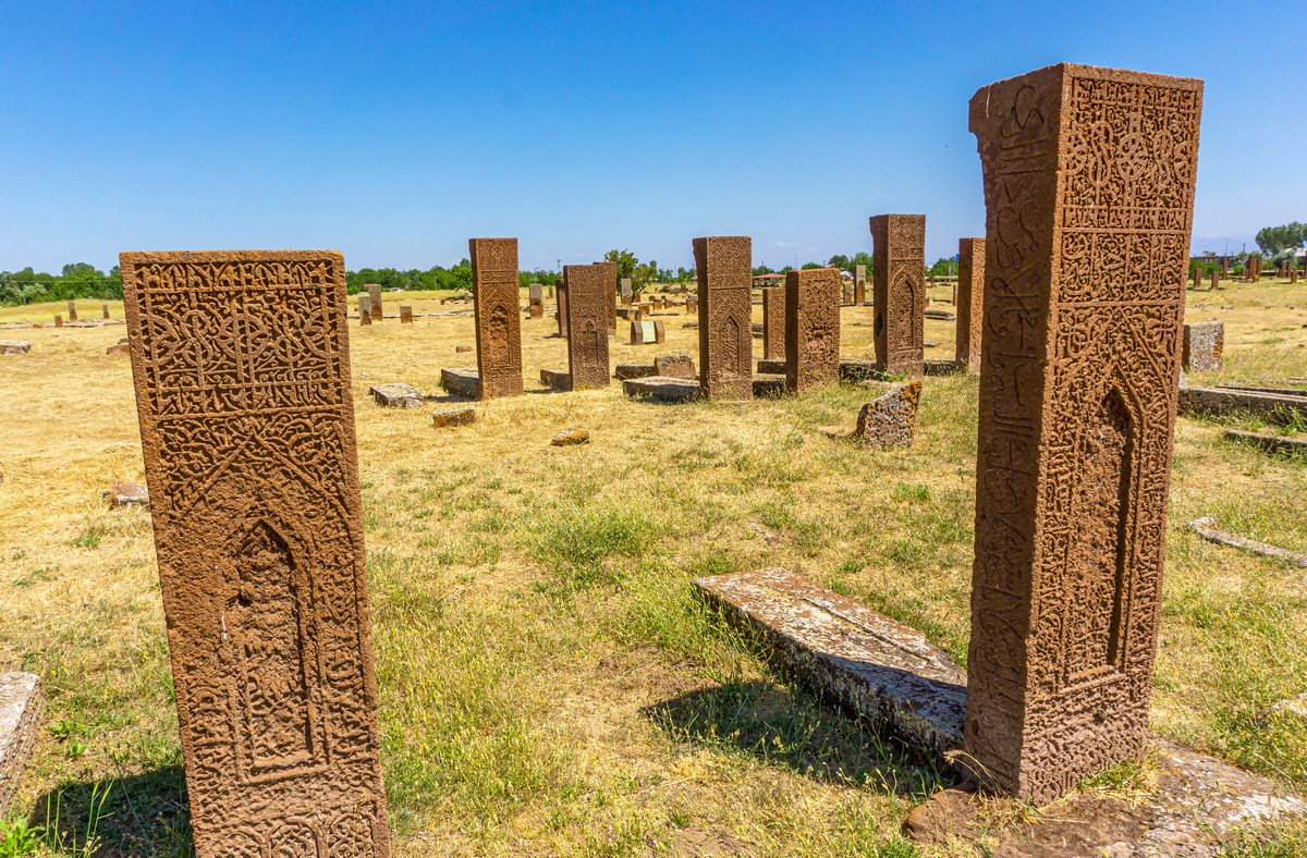 Tarihin Tanığı, Ahlat Selçuklu Mezarlığı