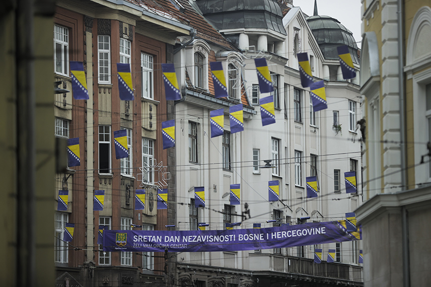 Bosna Hersek e karmaşık siyasi yapı getiren antlaşmanın 30. yılı